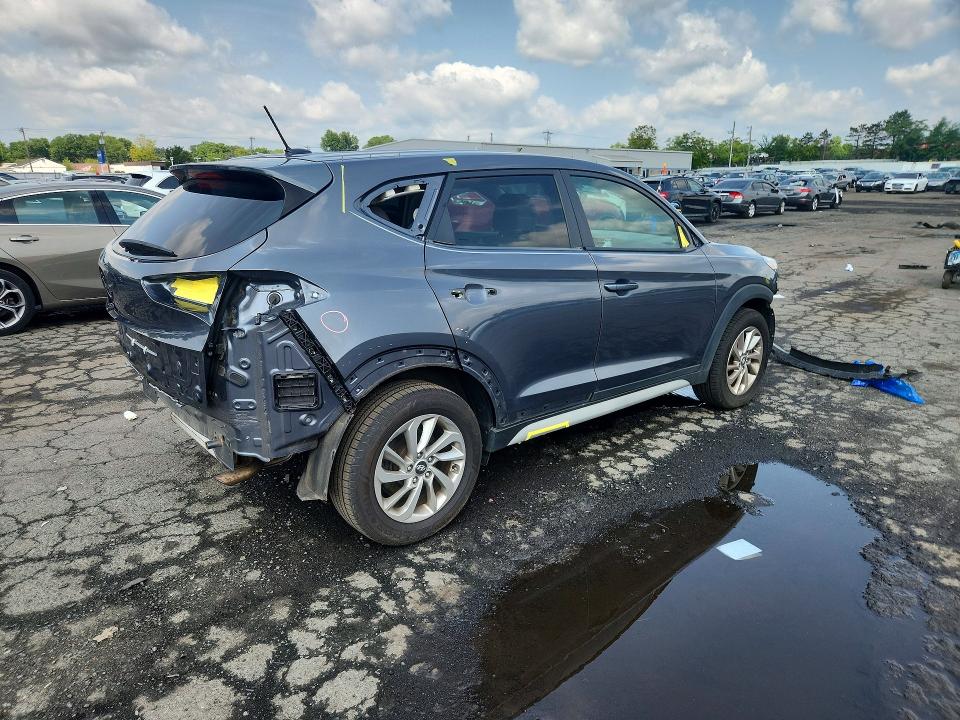 Photo 3 from auction – 2017 HYUNDAI TUCSON with VIN KM8J3CA44HU495396