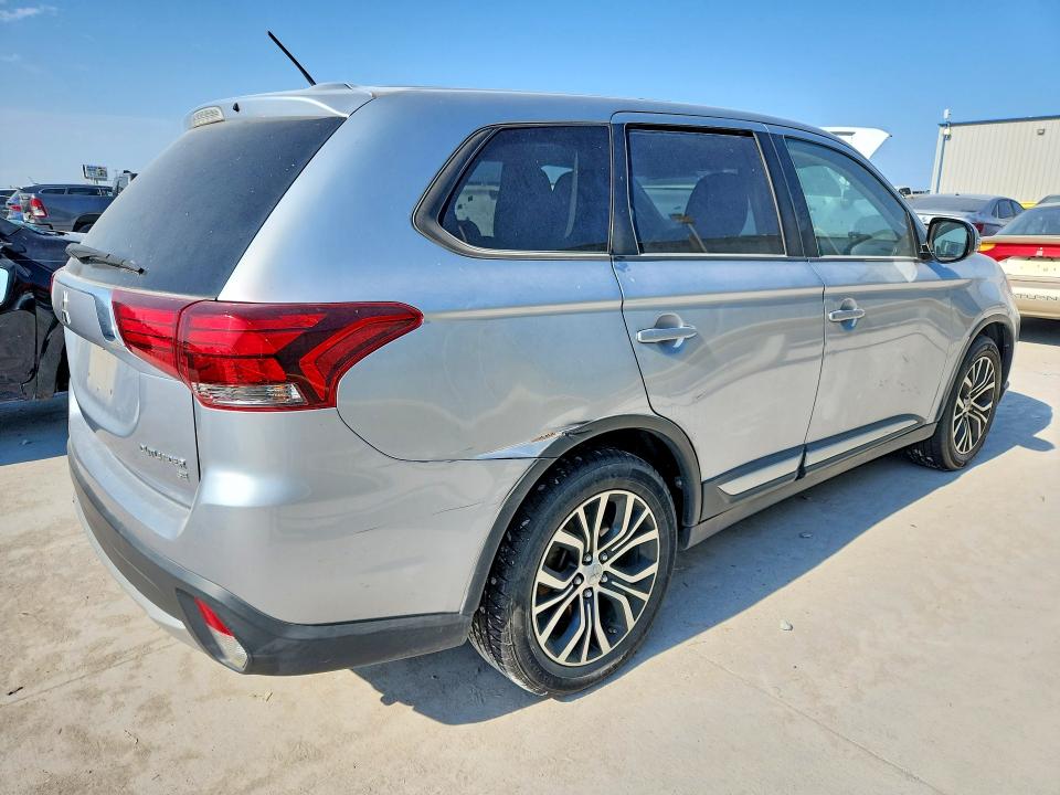 Photo 3 from auction – 2016 MITSUBISHI OUTLANDER with VIN JA4AD3A32GZ013156