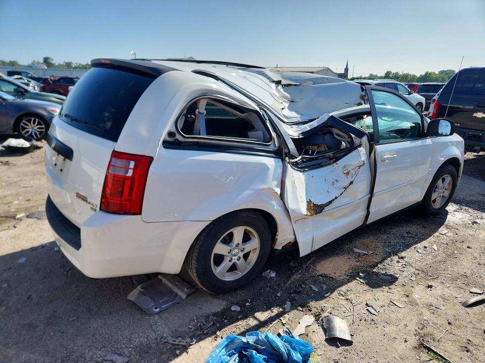 Photo 3 from auction – 2010 DODGE GRAND CARAVAN with VIN 2D4RN3D19AR435848