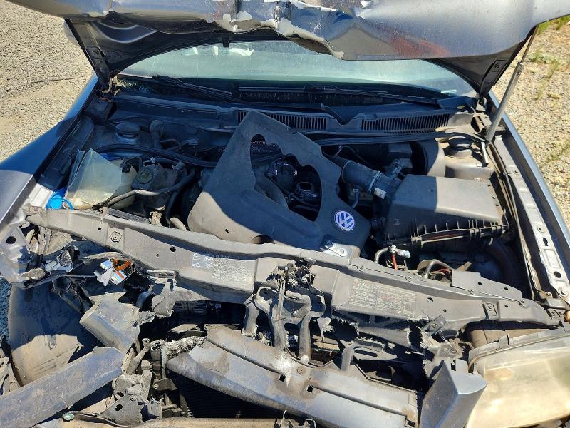 Photo 11 from auction – 2004 VOLKSWAGEN JETTA with VIN 3VWRA69M64M008665