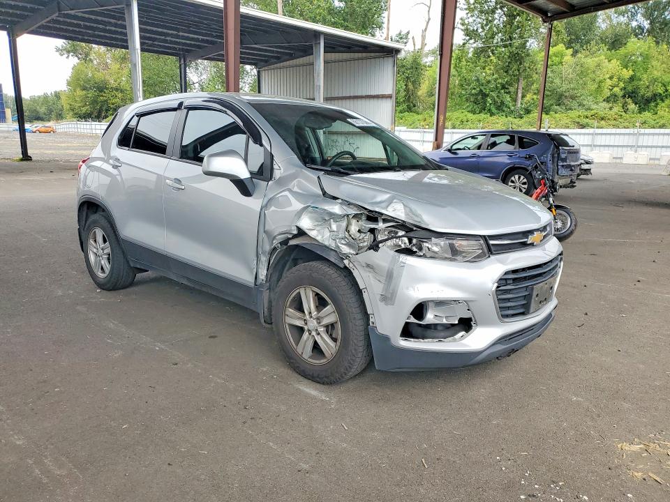 Photo 4 from auction – 2020 CHEVROLET TRAX with VIN 3GNCJNSB1LL329939