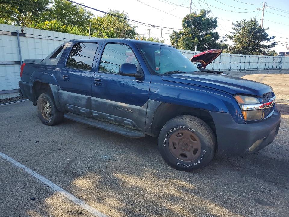 Photo 4 from auction – 2002 CHEVROLET AVALANCHE with VIN 3GNEC13TX2G155735