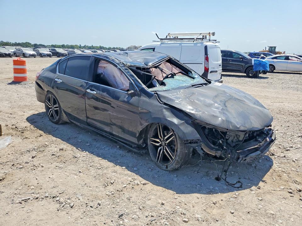 Photo 4 from auction – 2017 HONDA ACCORD with VIN 1HGCR2F55HA026263