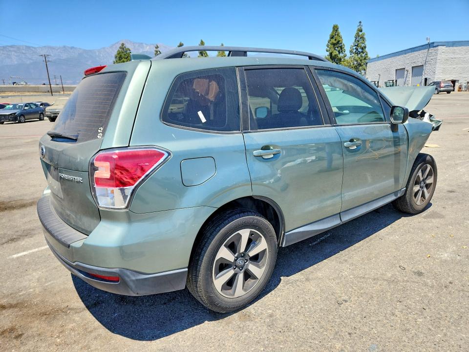 Photo 3 from auction – 2018 SUBARU FORESTER with VIN JF2SJABC5JH600021