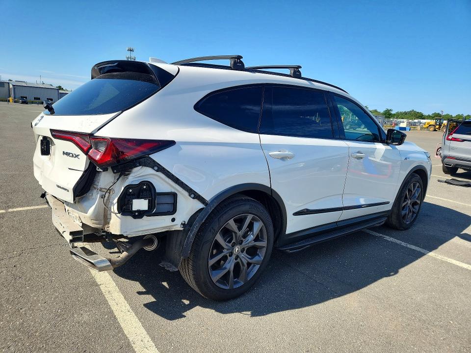 Photo 3 from auction – 2023 ACURA MDX with VIN 5J8YE1H08PL015841