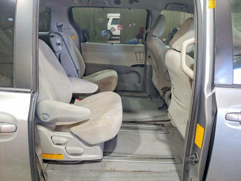 Zdjęcie 11 z aukcji – 2011 TOYOTA SIENNA z VIN 5TDKK3DC5BS053480