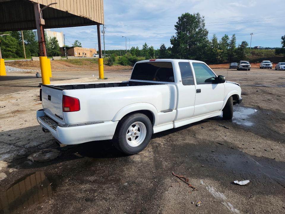 Снимка 3 от търг – 2003 CHEVROLET S TRUCK с VIN 1GCCS19X038130492