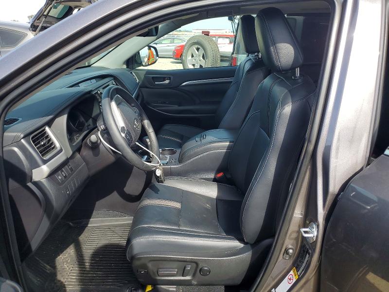 Photo 7 from auction – 2018 TOYOTA HIGHLANDER with VIN 5TDJZRFH7JS535563