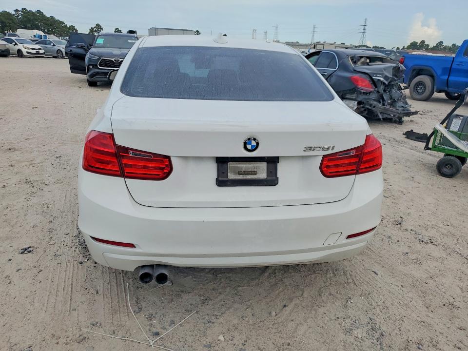 Photo 6 from auction – 2013 BMW 328 with VIN WBA3A5G59DNP23716