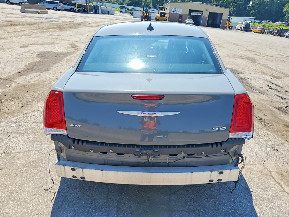 Photo 6 from auction – 2019 CHRYSLER 300 with VIN 2C3CCARG2KH682635
