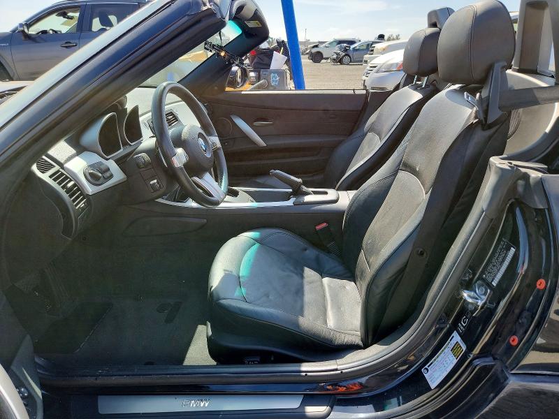 Photo 7 from auction – 2006 BMW Z4 with VIN 4USBU53596LX00988