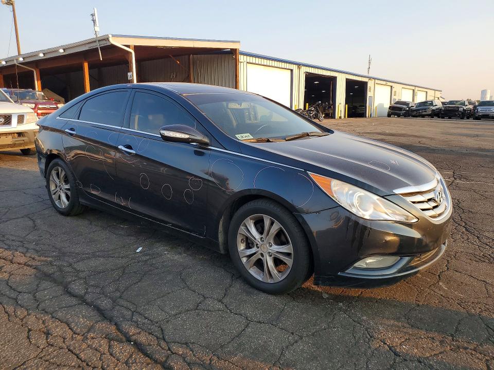 Photo 4 from auction – 2013 HYUNDAI SONATA with VIN 5NPEC4AC3DH599742
