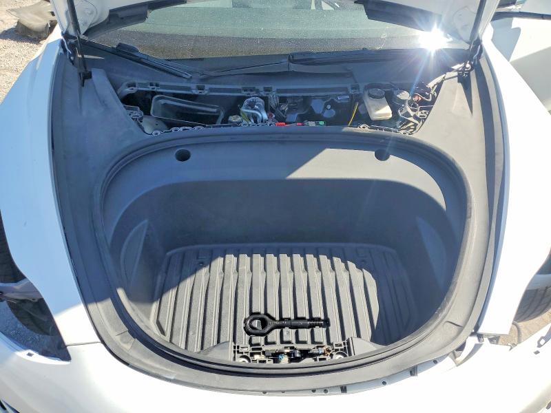 Снимка 11 от търг – 2023 TESLA MODEL 3 с VIN 5YJ3E1EA5PF541840