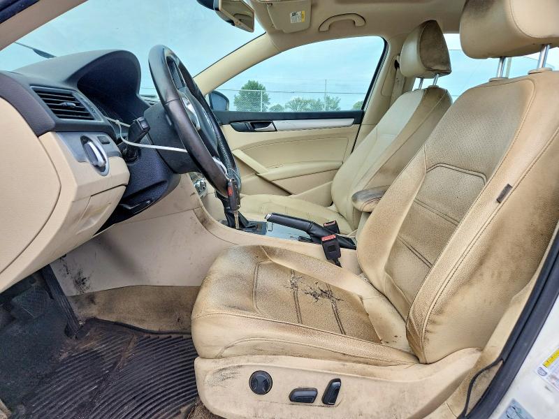 Photo 7 from auction – 2012 VOLKSWAGEN PASSAT with VIN 1VWBH7A37CC090010