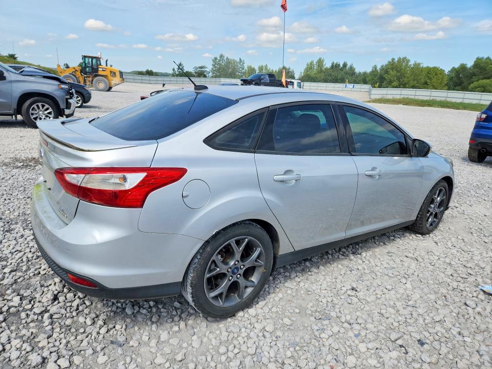 Photo 3 from auction – 2014 FORD FOCUS with VIN 1FADP3F29EL107454