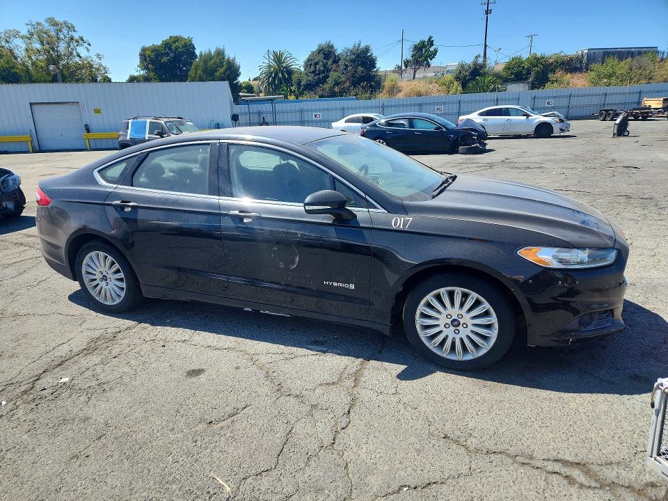 Photo 4 from auction – 2013 FORD FUSION with VIN 3FA6P0LU7DR243305