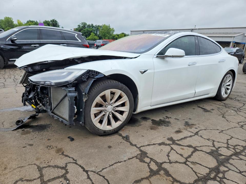 TESLA MODEL S 2018 with VIN 5YJSA1E22JF258299 - Photo from auction