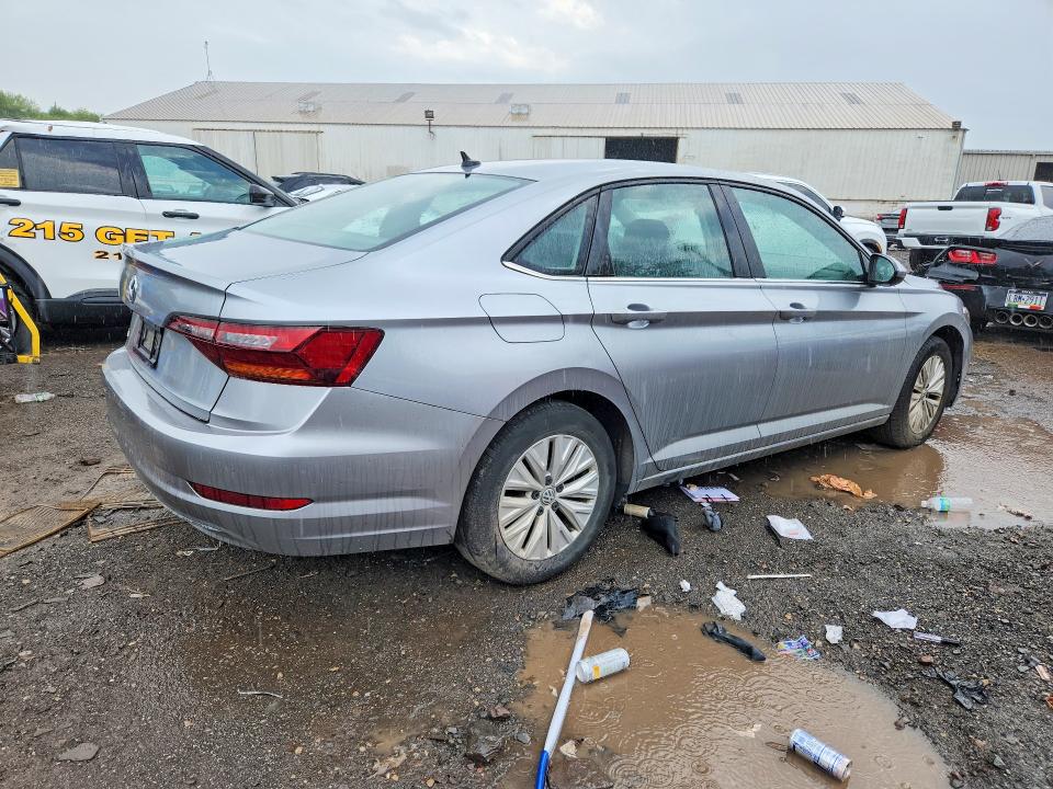Photo 3 from auction – 2019 VOLKSWAGEN JETTA with VIN 3VWC57BU1KM270519