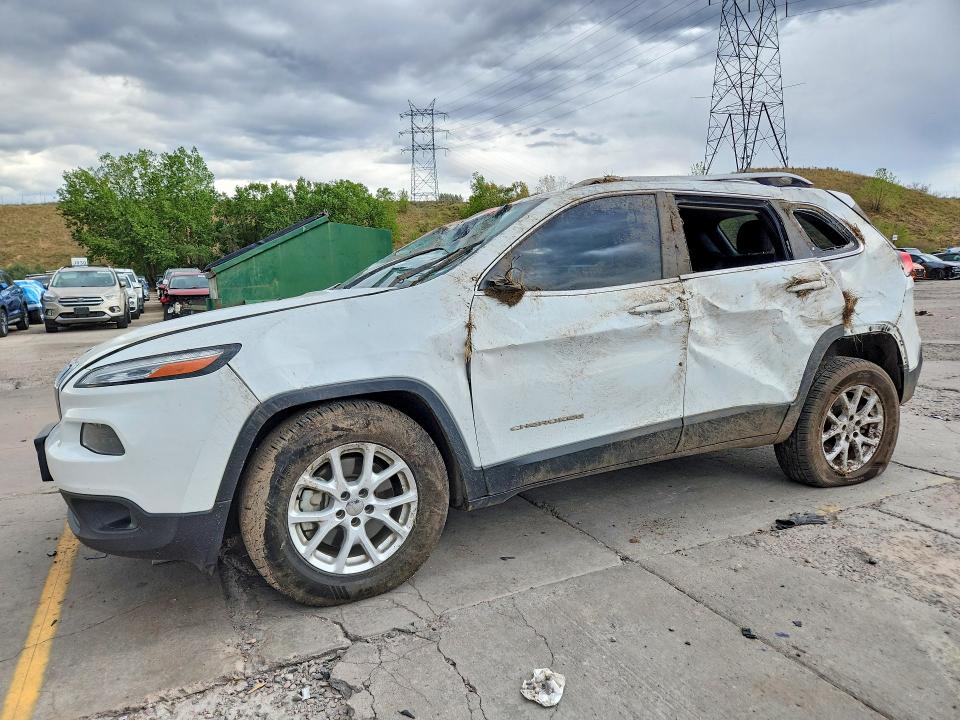 JEEP CHEROKEE 2015 with VIN 1C4PJMCS9FW562257 - Photo from auction