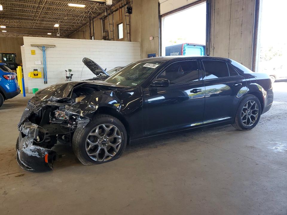 صورة رقم 1 من المزاد - 2016 CHRYSLER 300 مع VIN 2C3CCAGG5GH165811