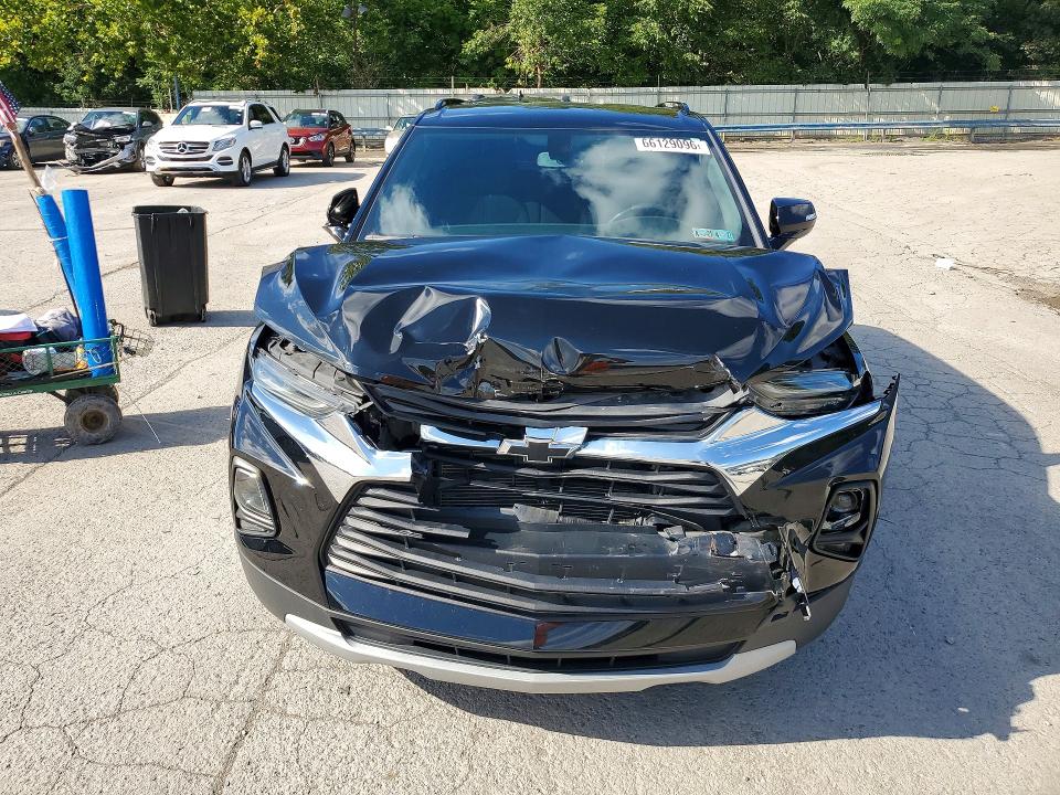 Photo 5 from auction – 2019 CHEVROLET BLAZER with VIN 3GNKBGRS6KS694776