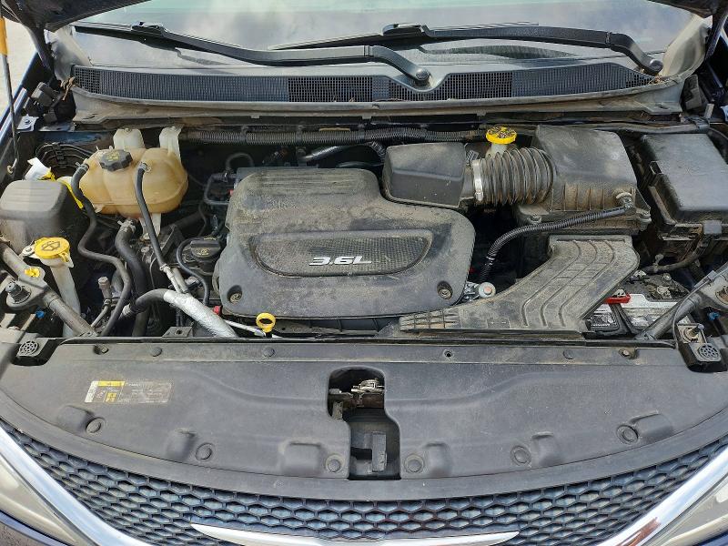 Снимка 12 от търг – 2018 CHRYSLER PACIFICA с VIN 2C4RC1EG5JR132687