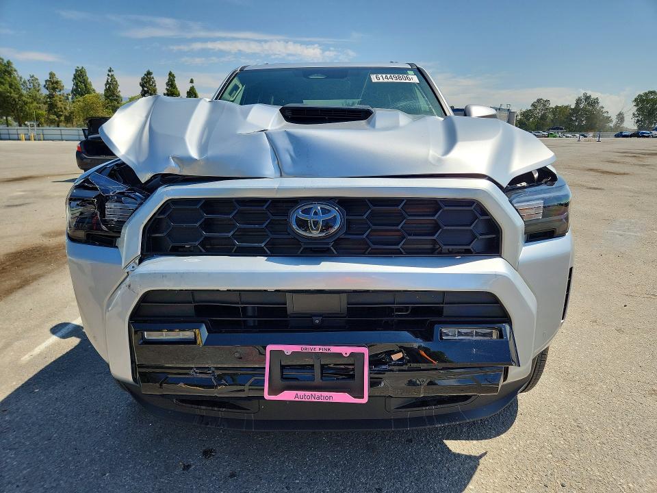 Photo 5 from auction – 2025 TOYOTA 4RUNNER with VIN JTEVA5BR8S5058063