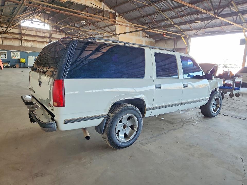 Photo 3 from auction – 1999 GMC SUBURBAN with VIN 3GKFK16R8XG503236