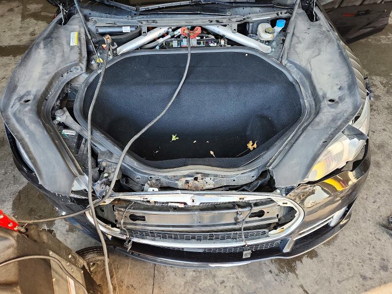 Photo 11 from auction – 2015 TESLA MODEL S with VIN 5YJSA1E27FF109104