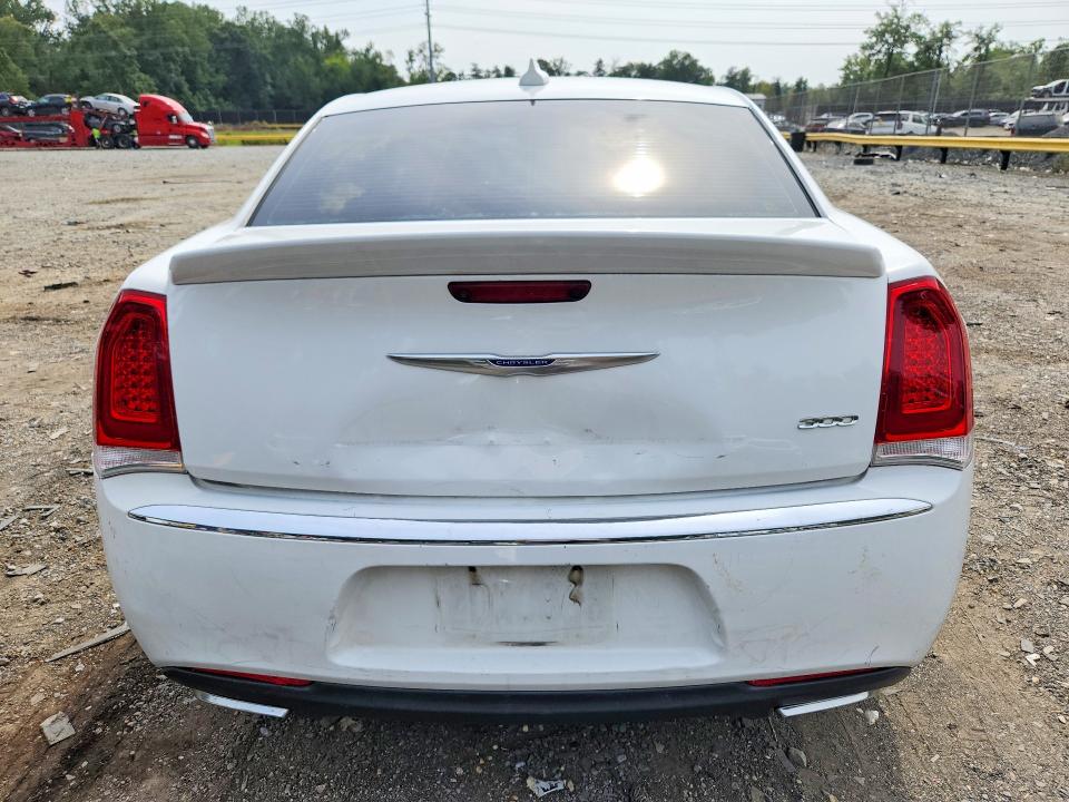 Photo 6 from auction – 2018 CHRYSLER 300 with VIN 2C3CCAEG6JH314107