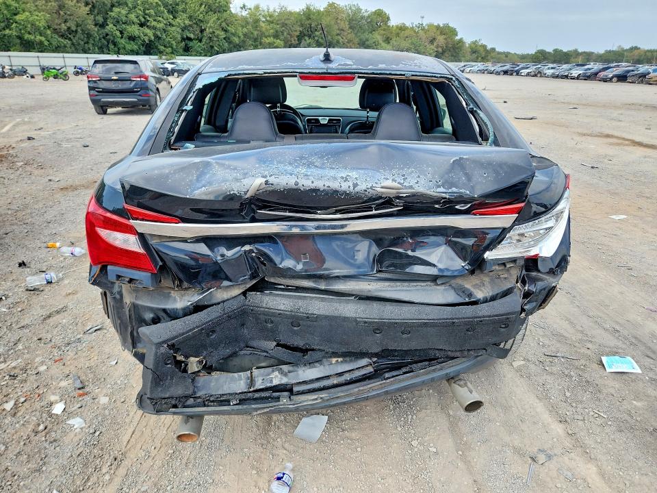 Снимка 6 от търг – 2012 CHRYSLER 200 с VIN 1C3CCBCG7CN242210