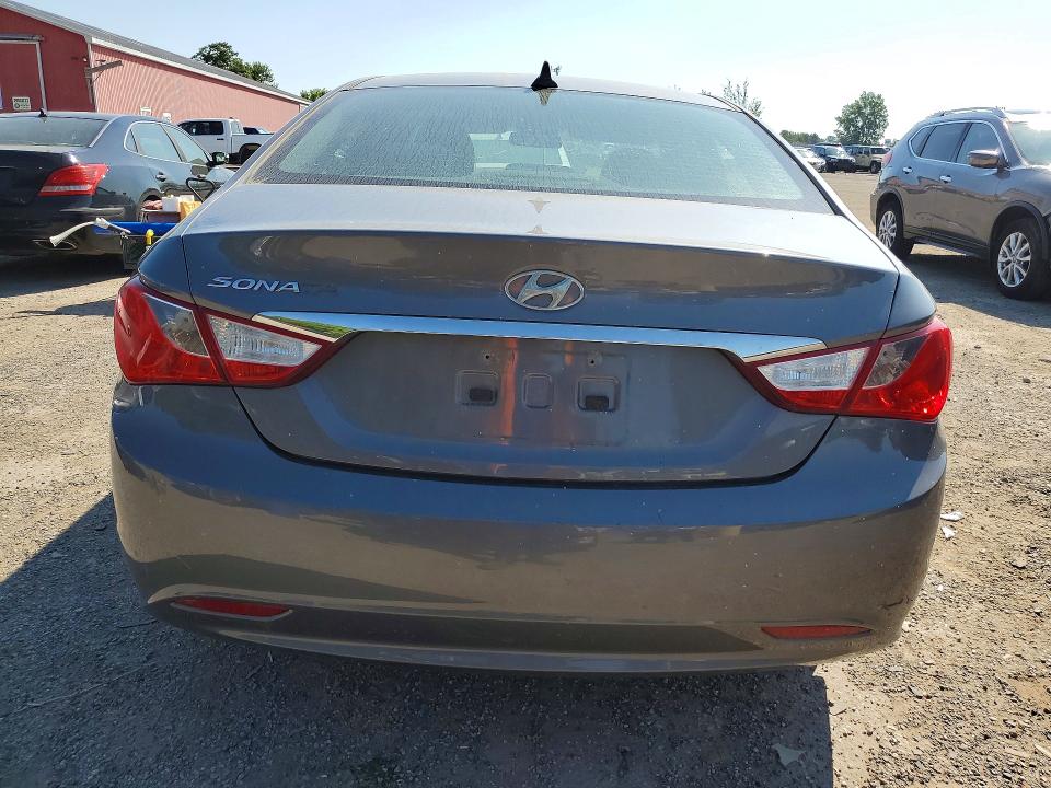Photo 6 from auction – 2011 HYUNDAI SONATA with VIN 5NPEB4AC4BH208209