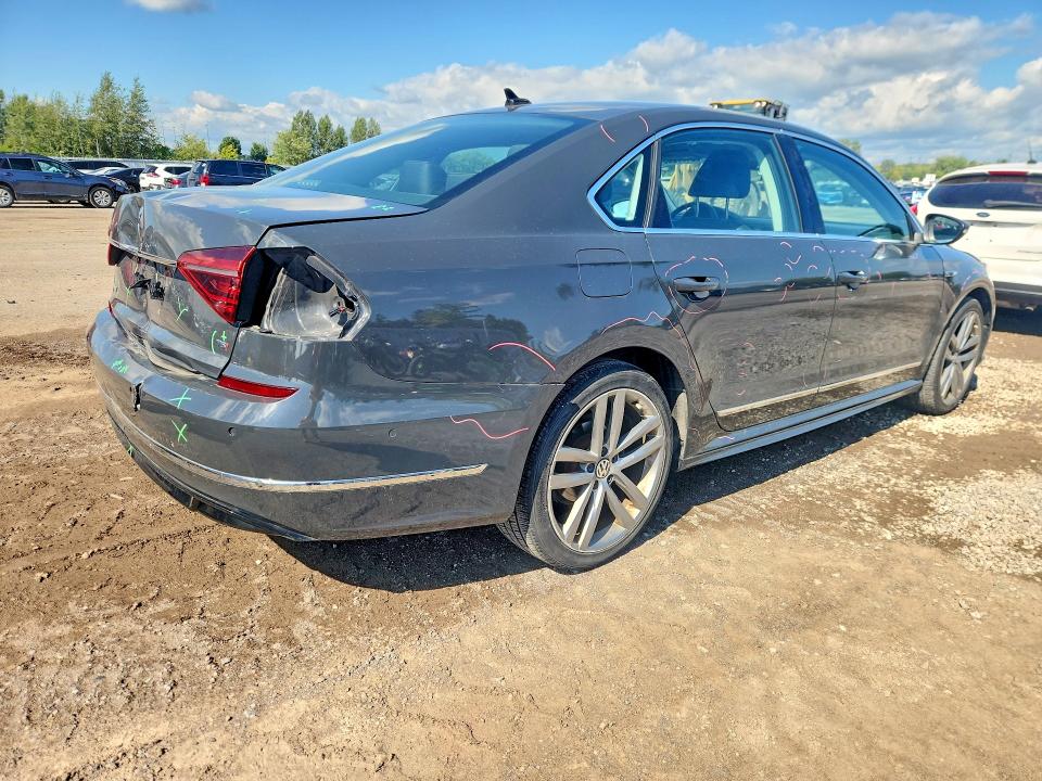 Photo 3 from auction – 2017 VOLKSWAGEN PASSAT with VIN 1VWET7A34HC015414