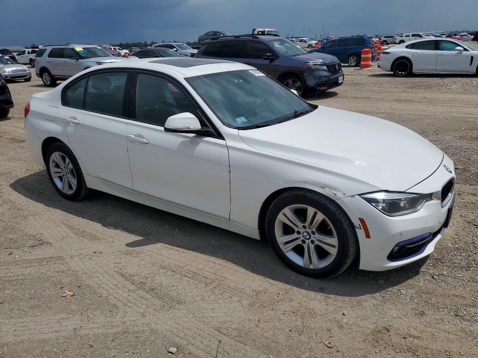 Photo 4 from auction – 2016 BMW 328 with VIN WBA8E3G54GNU05277