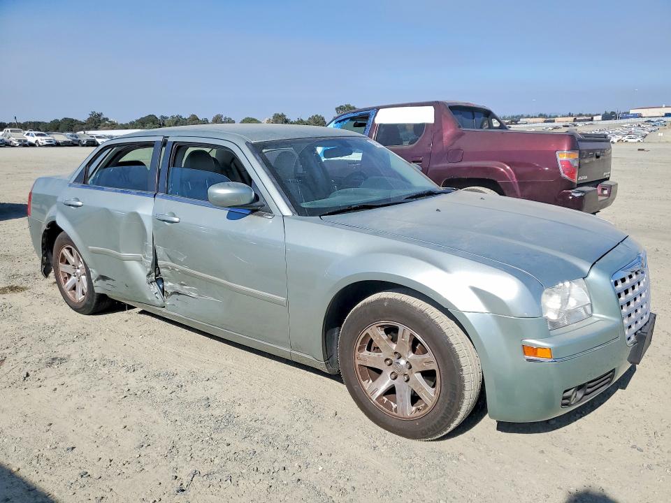 Photo 4 from auction – 2006 CHRYSLER 300 with VIN 2C3KA53GX6H388164