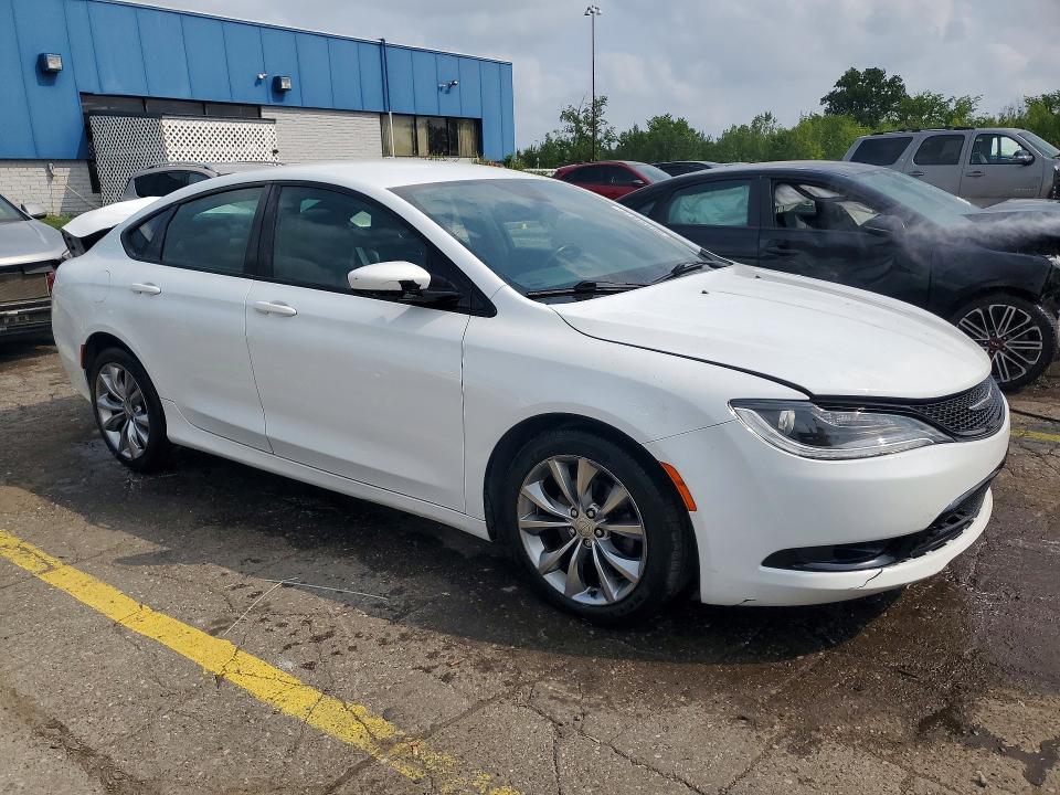 Photo 4 from auction – 2016 CHRYSLER 200 with VIN 1C3CCCBB4GN144446