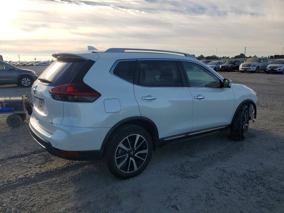 Photo 3 from auction – 2019 NISSAN ROGUE with VIN 5N1AT2MVXKC831029