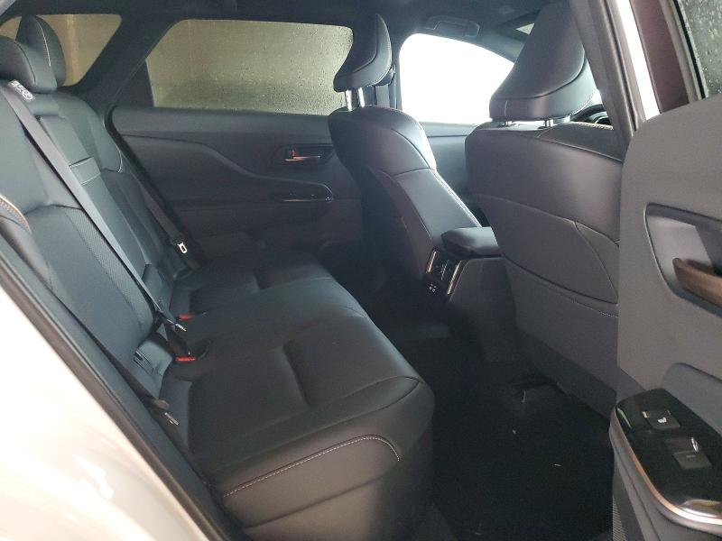 Снимка 11 от търг – 2025 TOYOTA CROWN SIGNIA с VIN JTDACAAJ6S3033739