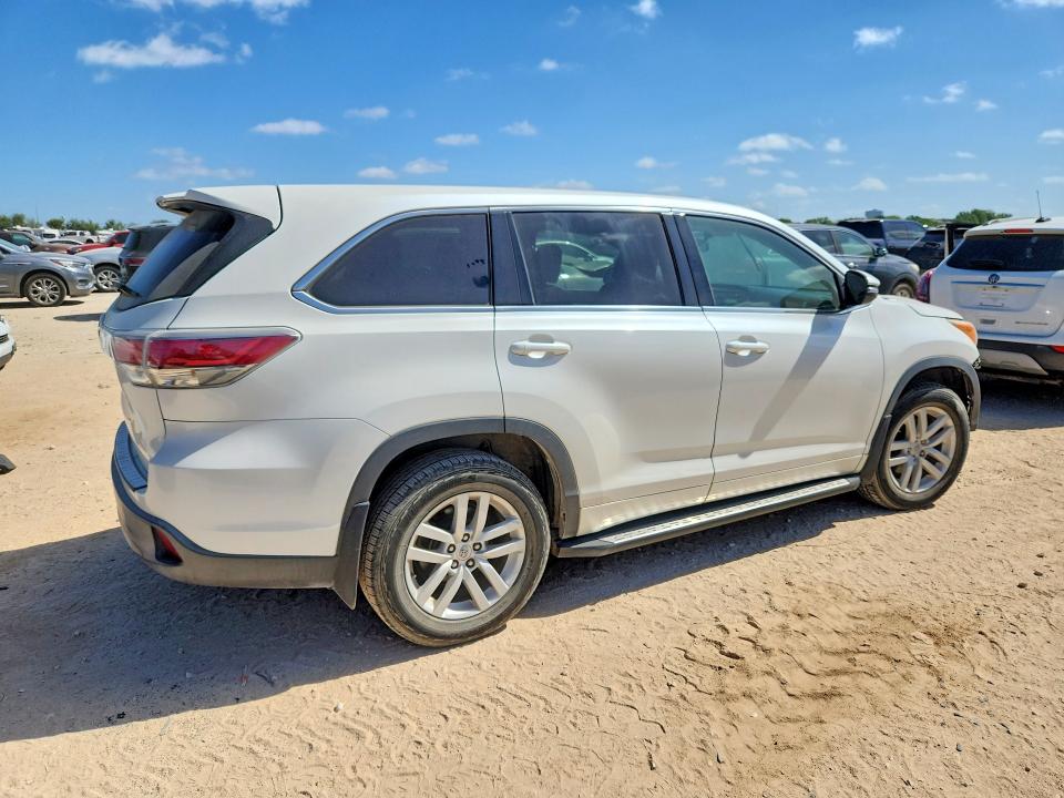 Photo 3 from auction – 2015 TOYOTA HIGHLANDER with VIN 5TDZARFH2FS010847