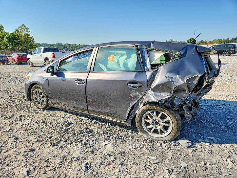 Photo 2 from auction – 2017 TOYOTA PRIUS V with VIN JTDZN3EU6HJ066998