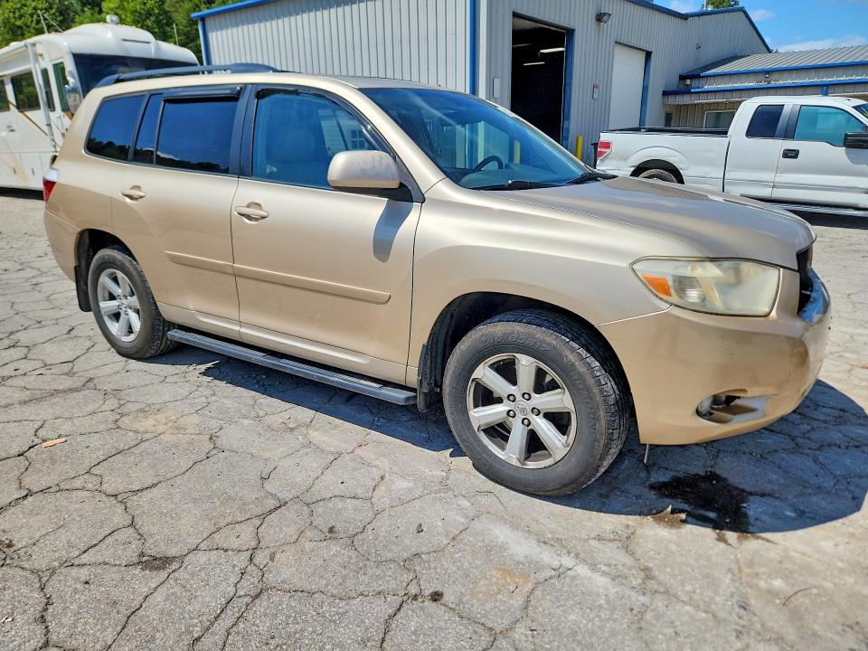 Photo 4 from auction – 2010 TOYOTA HIGHLANDER with VIN 5TDJK3EH7AS038886