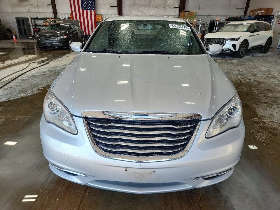 Photo 5 from auction – 2012 CHRYSLER 200 with VIN 1C3CCBBG7CN131559