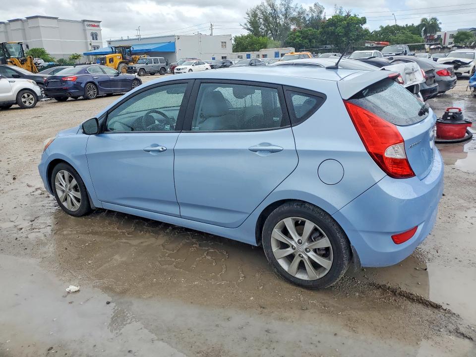 Photo 2 from auction – 2013 HYUNDAI ACCENT with VIN KMHCU5AE1DU077995