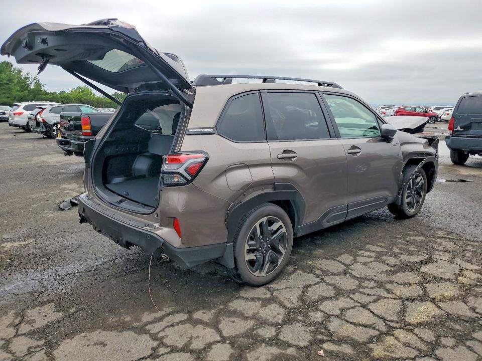 Photo 3 from auction – 2025 SUBARU FORESTER with VIN JF2SLSRD2SH439269