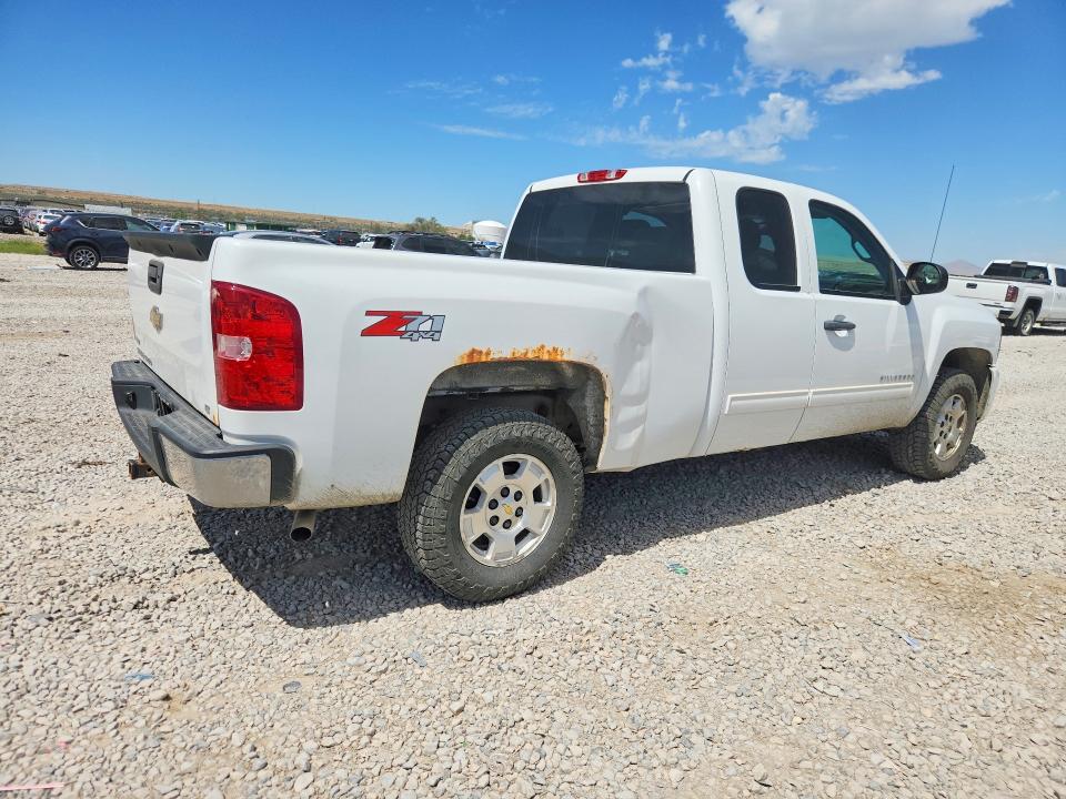 Photo 3 from auction – 2011 CHEVROLET SILVERADO with VIN 1GCRKSE3XBZ442797