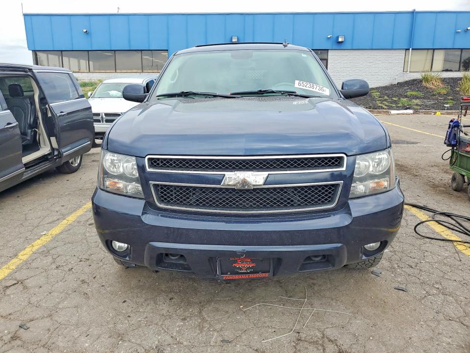Снимка 5 от търг – 2009 CHEVROLET SUBURBAN с VIN 1GNFK263X9R264361