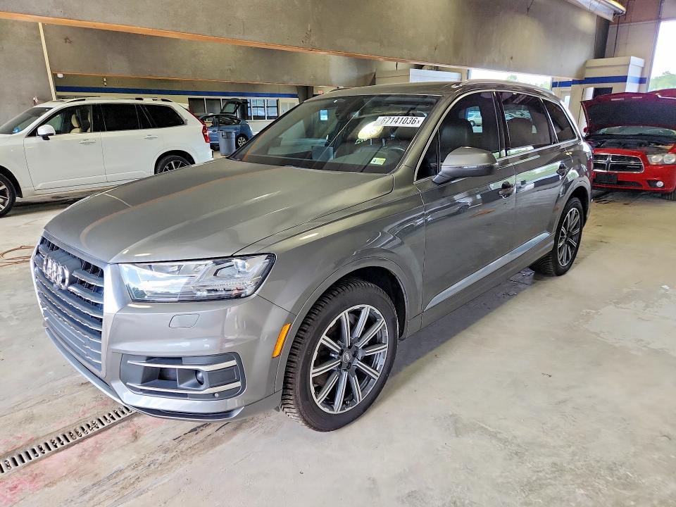 AUDI Q7 2017 with VIN WA1LAAF70HD005332 - Photo from auction
