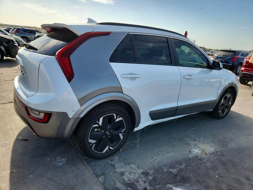Photo 3 from auction – 2023 KIA NIRO with VIN KNDCT3L17P5016350