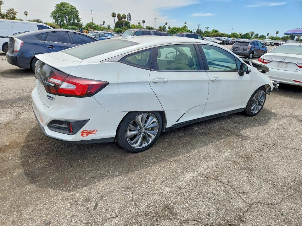 Photo 3 from auction – 2018 HONDA CLARITY with VIN JHMZC5F31JC005574