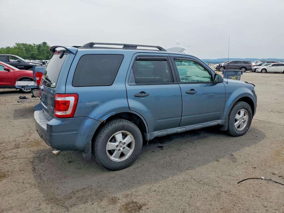 Photo 3 from auction – 2010 FORD ESCAPE with VIN 1FMCU9DG7AKC75668